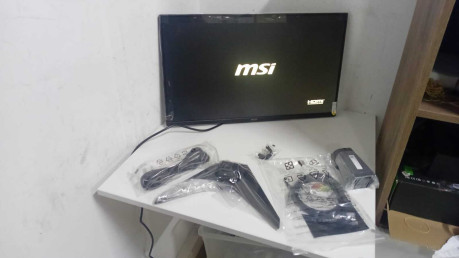 MSI MAG 275QF 27