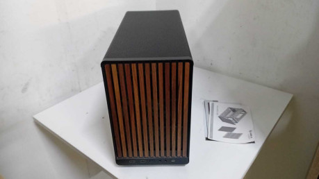 Lian Li Dan Case A3 Siyah Ahşap Cam Panel (OUTLET)