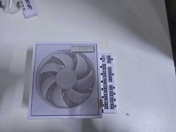 Lian Li Edge.1200 Beyaz 1200W 80+ Gold ATX(OUTLET)