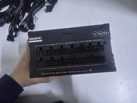 GIGABYTE 1000W 80+PLATINIUM GP-AE1000PM PG(OUTLET)