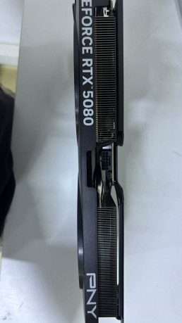PNY RTX 5080 16GB GDDR7 256BIT(VCG508016DF(OUTLET)